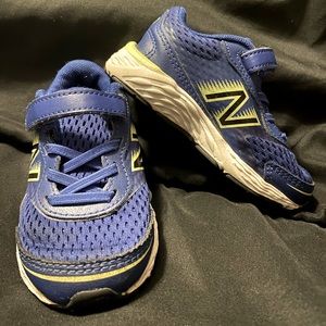🔮3/$20🔮New balance blue toddler shoes